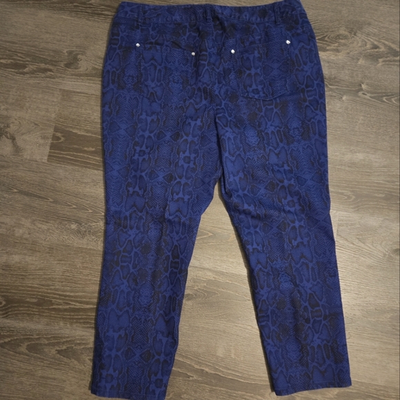 LANE BRYANT PURPLE SNAKESKIN JEANS W/ RHINESTONES - Picture 6 of 8